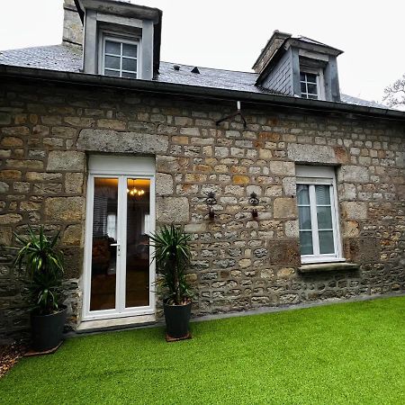 A La Maison - Hebergement De Luxe Domfront  Exteriér fotografie