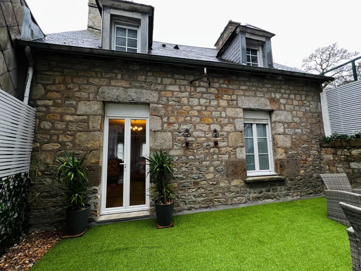 A La Maison - Hebergement De Luxe Domfront  Exteriér fotografie